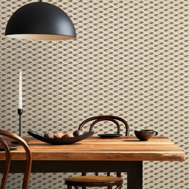 UNIVERSE – VENUS SAND BEIGEAs wallpaper in your home, VENUS can also take on its changing role as morning and evening star. Since it is covered with glass beads and granite with differently reflective materials, this non-woven wallpaper cleverly plays with the light and makes rooms look different in the morning than in the evening. Its eye-catching cube-shaped pattern reinforces this effect.#wallpaper #art #staabdecor #decor #staab